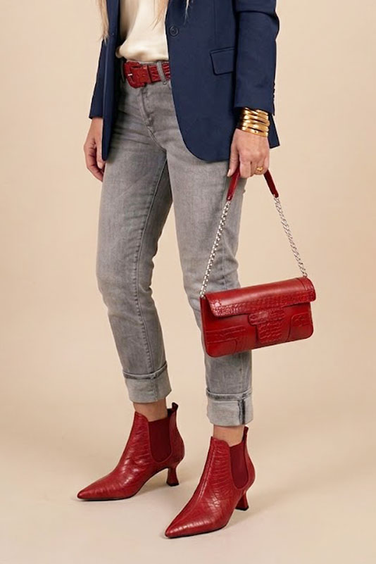 Dress clutch for wedding and parties in scarlet red leather - Worn view